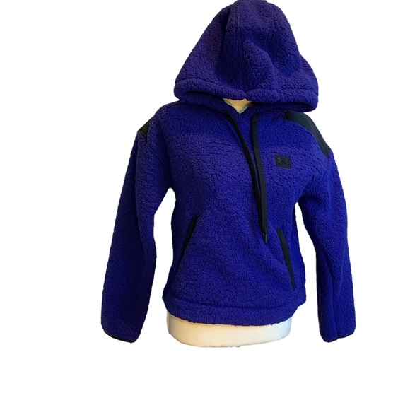 Under Armour Jackets & Blazers - Under Armour Sherpa hoodie